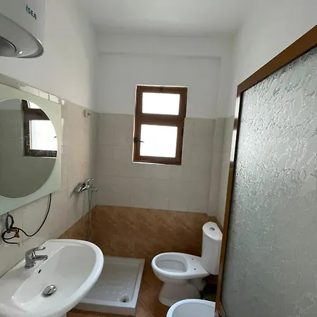 Casa de hóspedes B Bibaj 3*